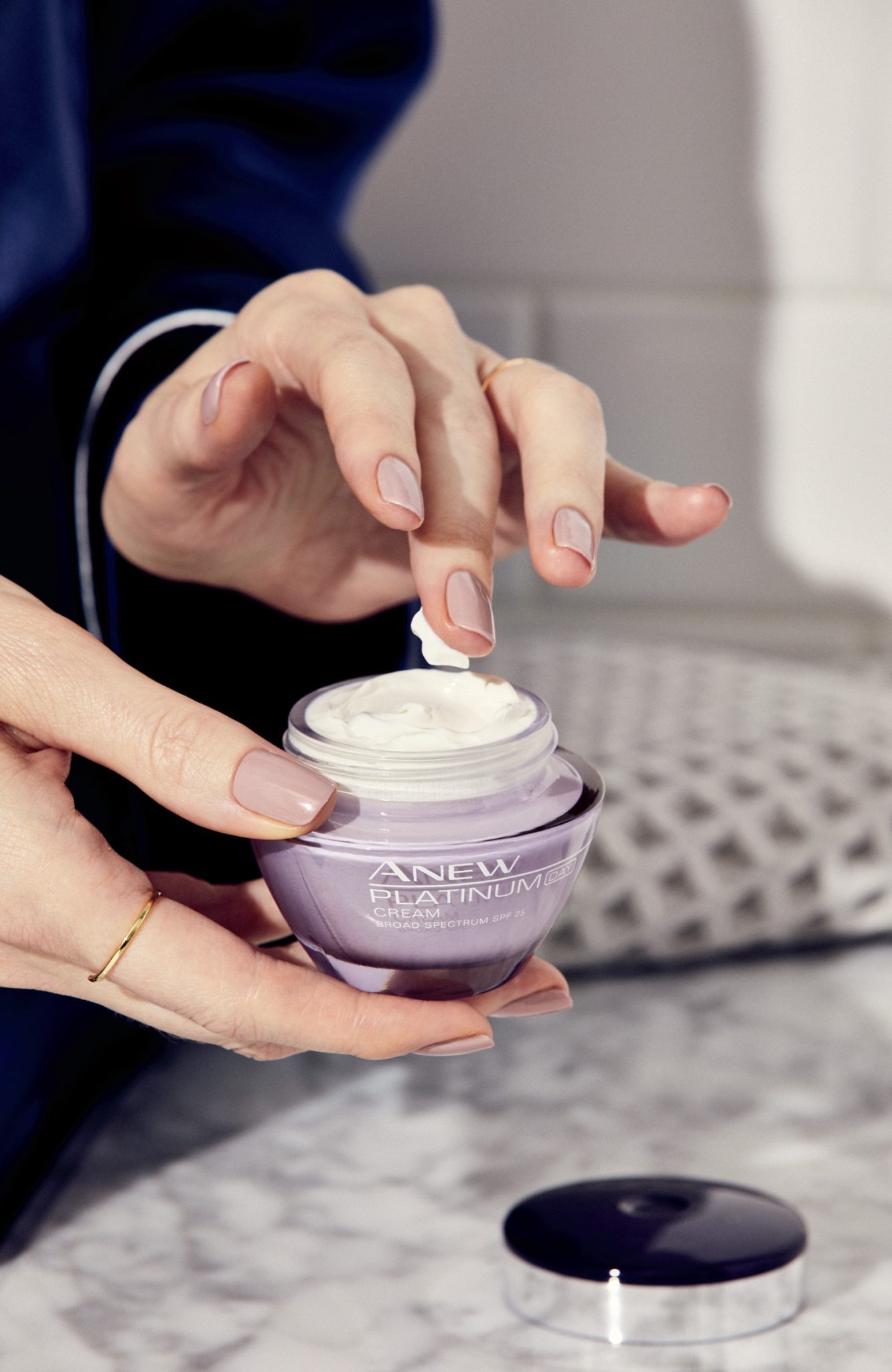 FREE Anew Platinum Day Cream